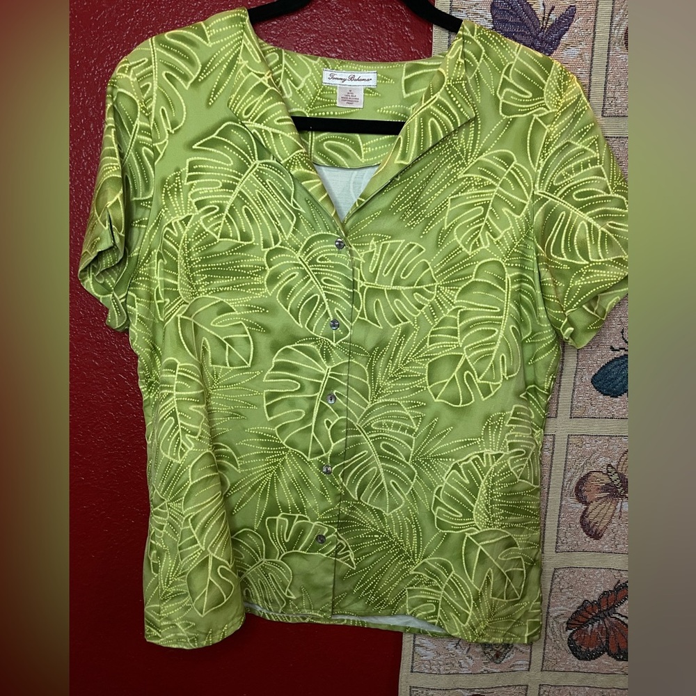 Tommy Bahama Monstera Leaf Button